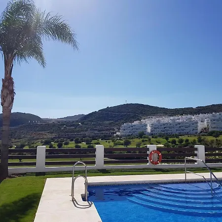 Luxury And Secluded Set In Valle Romano Естепона